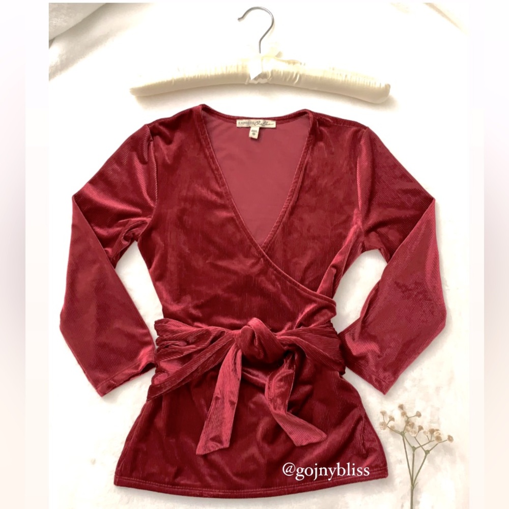 EXPRESS • One Eleven Velvety Ribbed Crimson Wine Red Top Womens XS